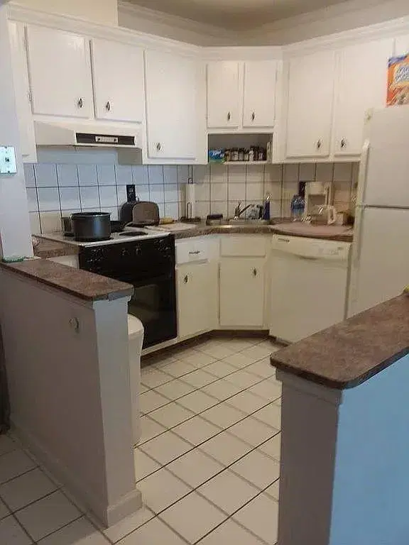 Picture of 2455 NE 51St St E-112, Fort Lauderdale FL 33308