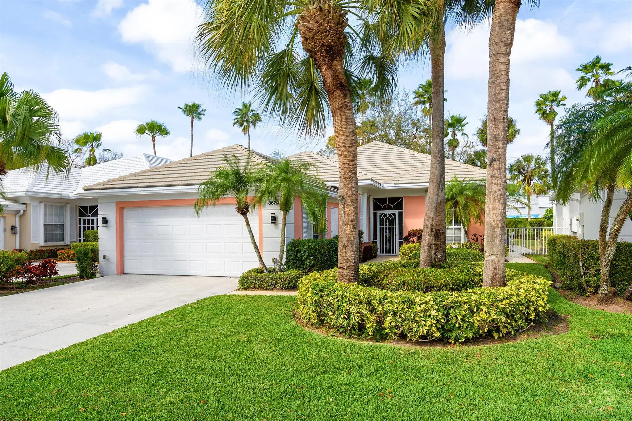 Picture of 8624 Doverbrook Drive, Palm Beach Gardens, FL 33410