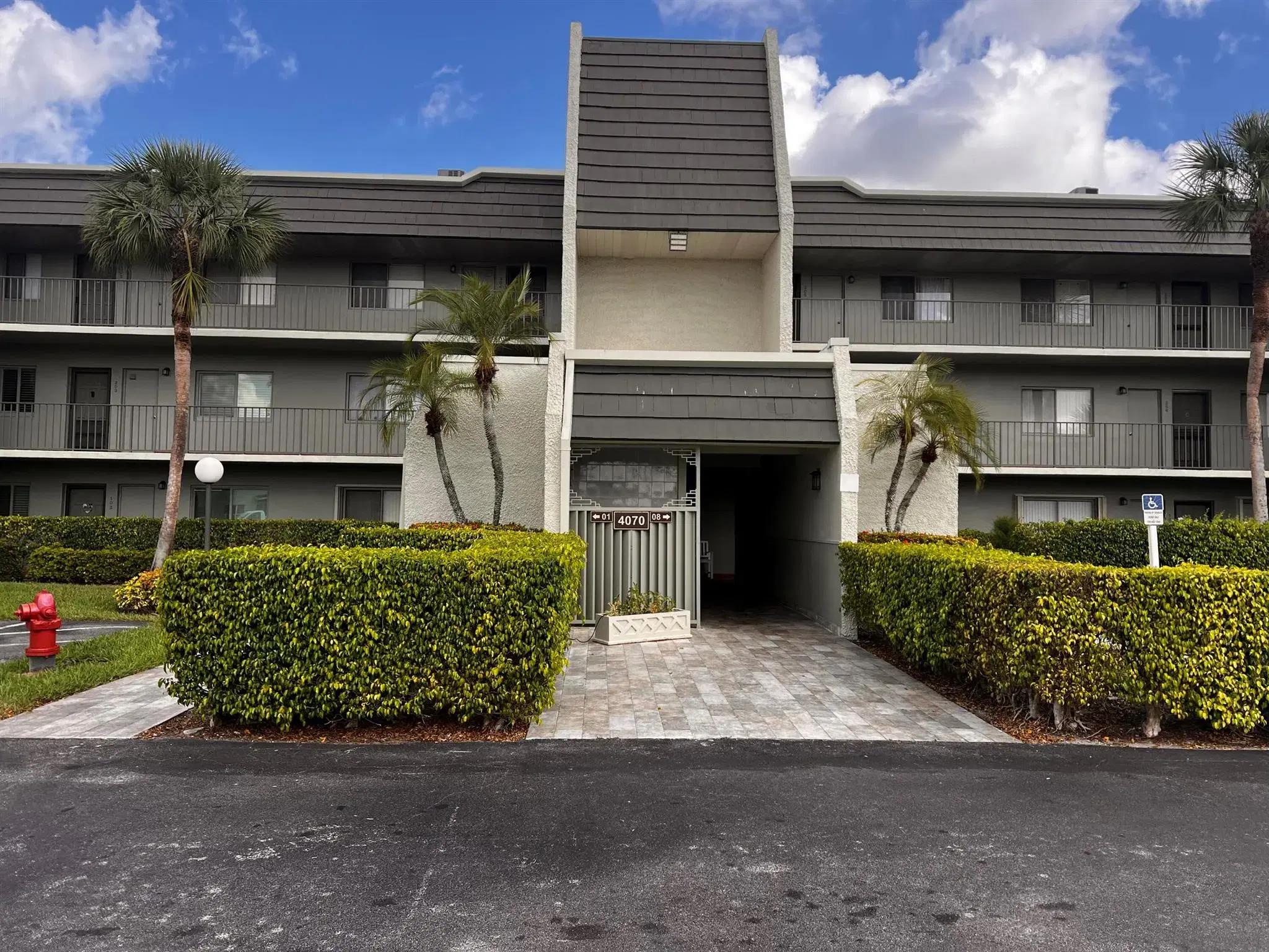 Picture of 4070 Tivoli Court 202, Lake Worth, FL 33467