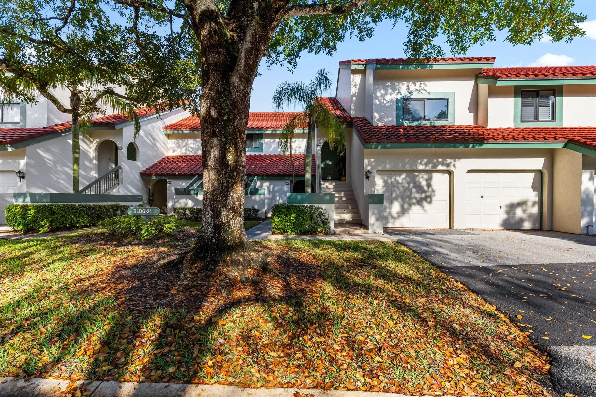 Picture of 24 W Lexington Lane W C, Palm Beach Gardens, FL 33418