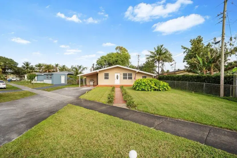 Picture of 6528 Pines Parkway, Hollywood FL 33023