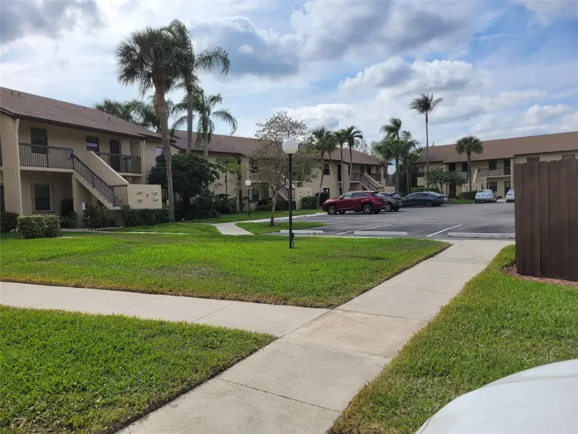 Picture of 4345 Carambola Cir 2657, Coconut Creek FL 33066