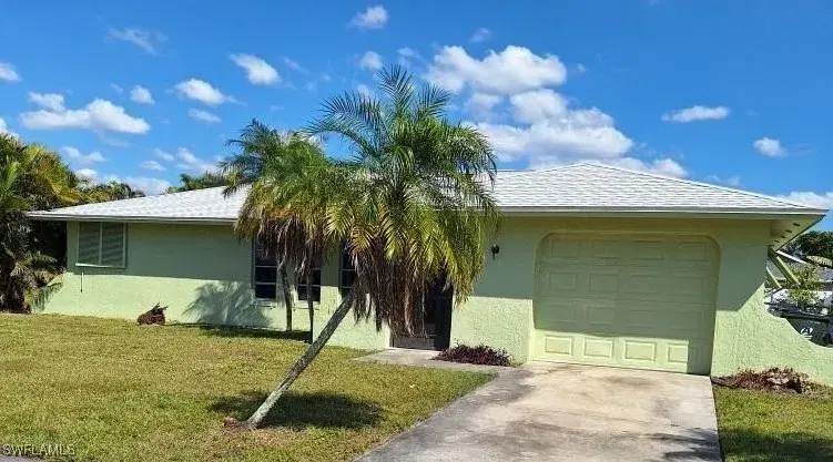 Picture of 6874 Carmelle Dr, Fort Myers, FL 33919