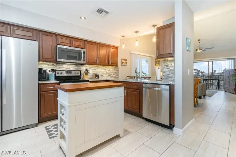 Picture of 18068 San Carlos Blvd 526, Fort Myers Beach FL 33931