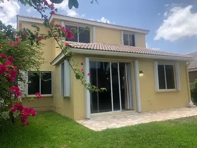 Picture of 4319 Greenbriar Ln, Weston FL 33331