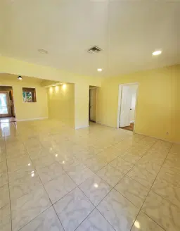 Picture of 4820 NE 1St Ter, Oakland Park, FL 33334