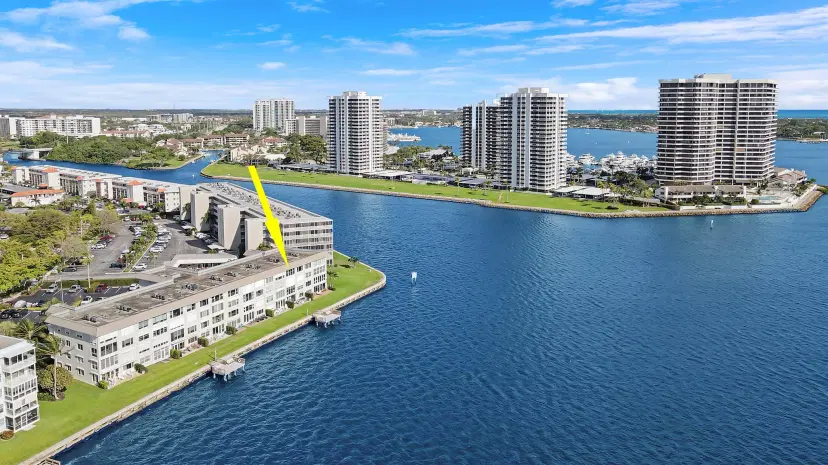 Picture of 52 Yacht Club Dr 408, North Palm Beach FL 33408