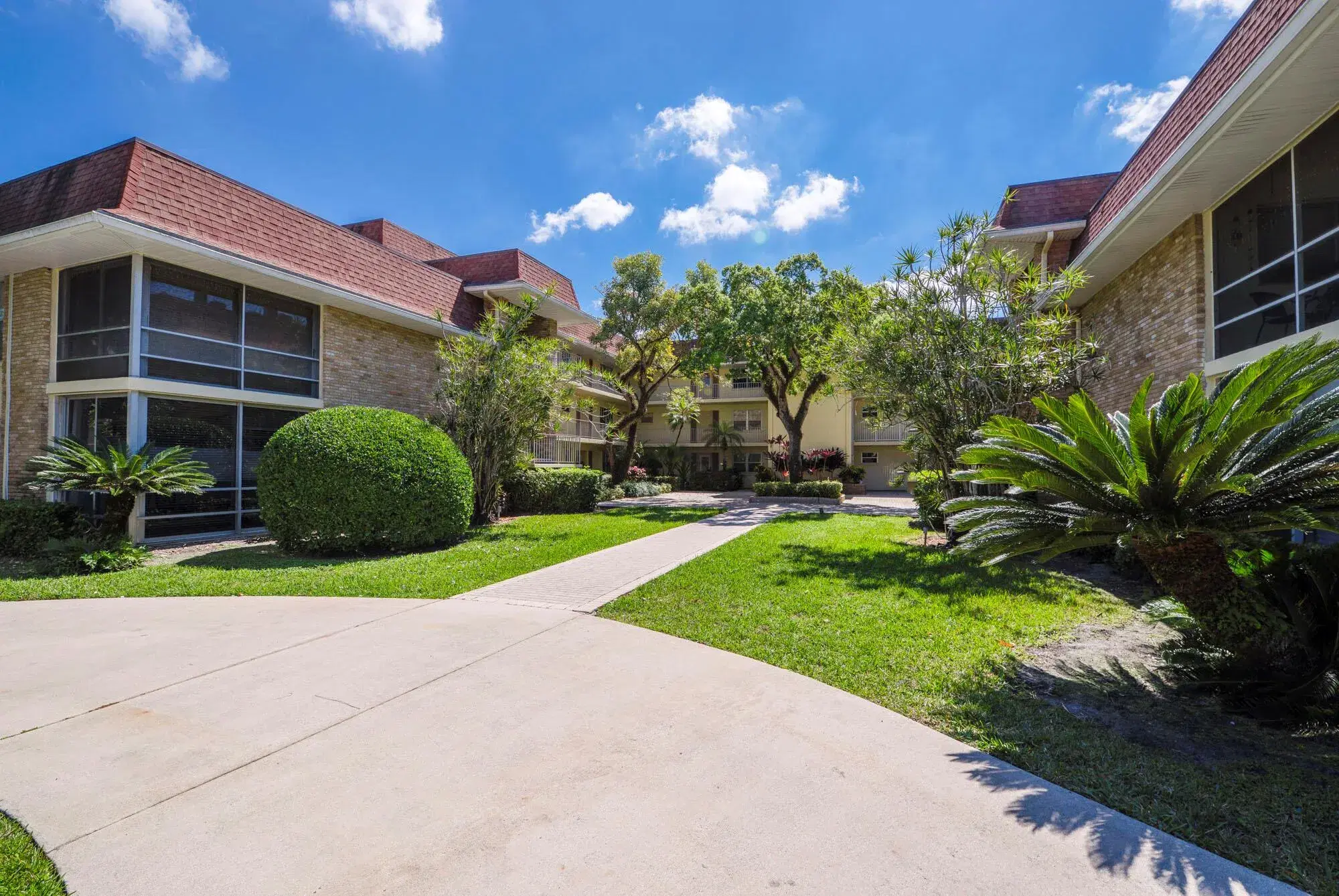 Picture of 5510 Tamberlane Circle 343, Palm Beach Gardens, FL 33418