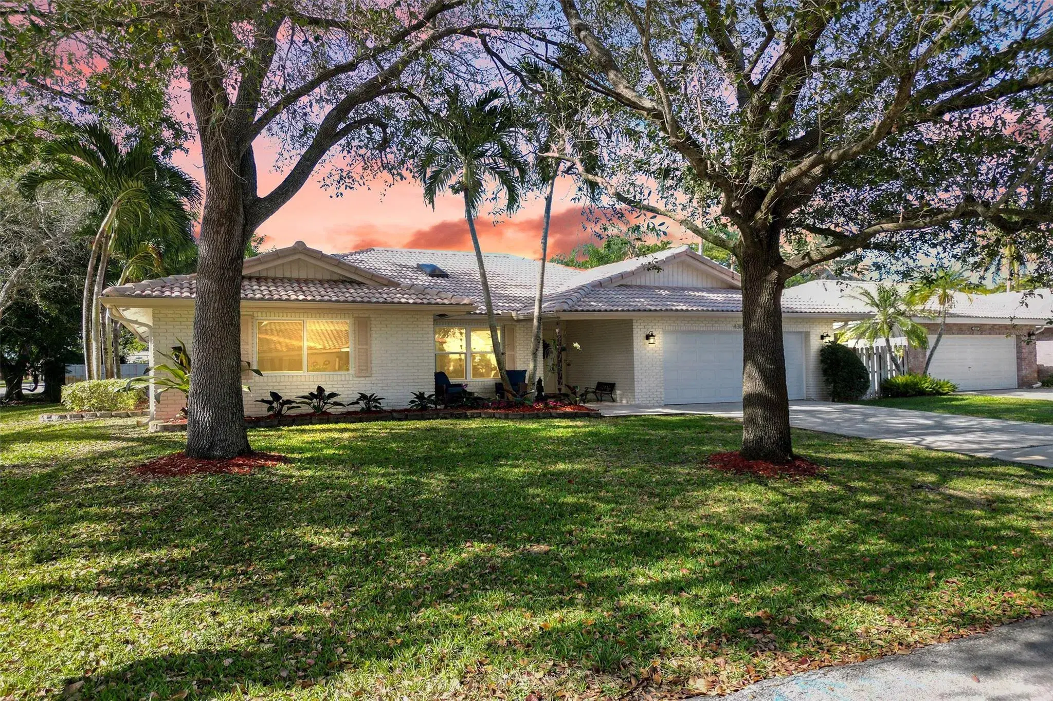 Picture of 4306 NW 70Th Ln, Coral Springs, FL 33065