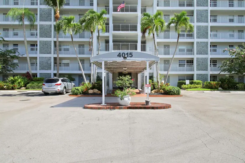 Picture of 4015 W Palm Aire Drive 704, Pompano Beach FL 33069