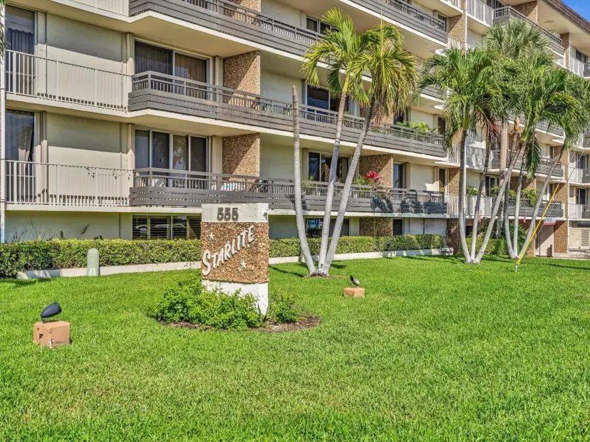 Picture of 555 NW 4Th Ave 415, Boca Raton FL 33432