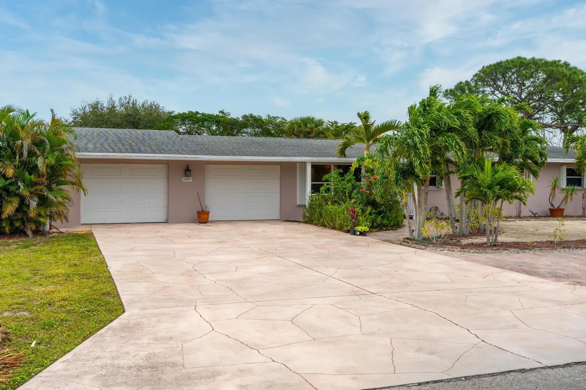 Picture of 18989 SE Hillcrest Drive, Jupiter, FL 33469