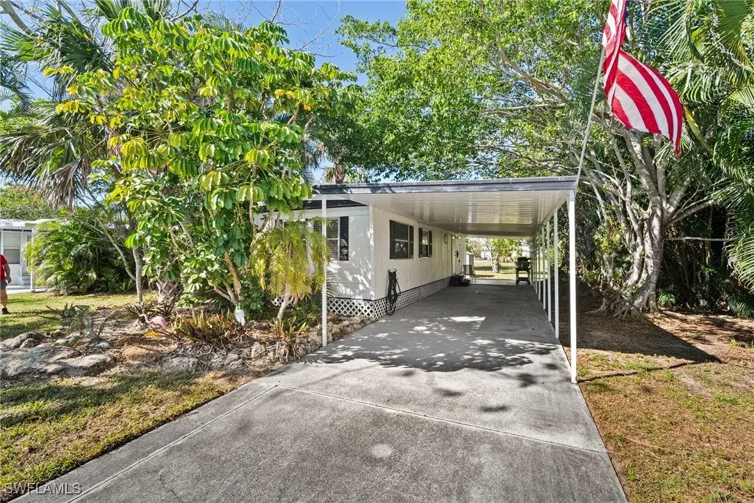 Picture of 893 Manatee Rd, Naples, FL 34114