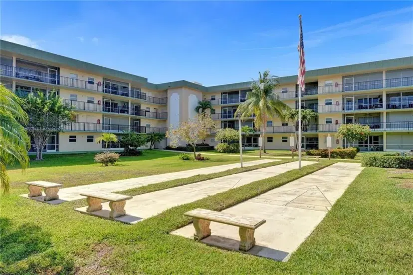 Picture of 810 SE 7Th St 303, Deerfield Beach FL 33441