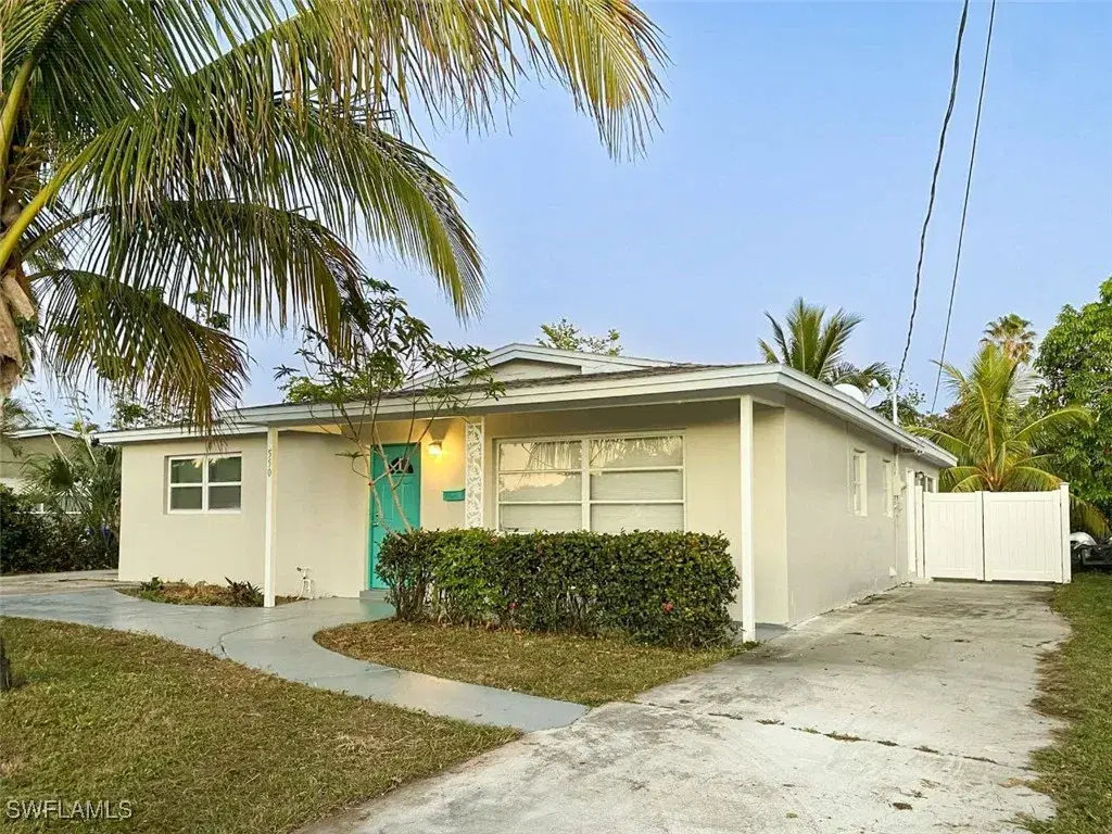 Picture of 550 14Th St N, Naples, FL 34102