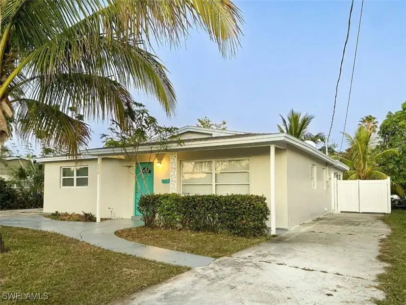 Picture of 550 14Th St N, Naples FL 34102