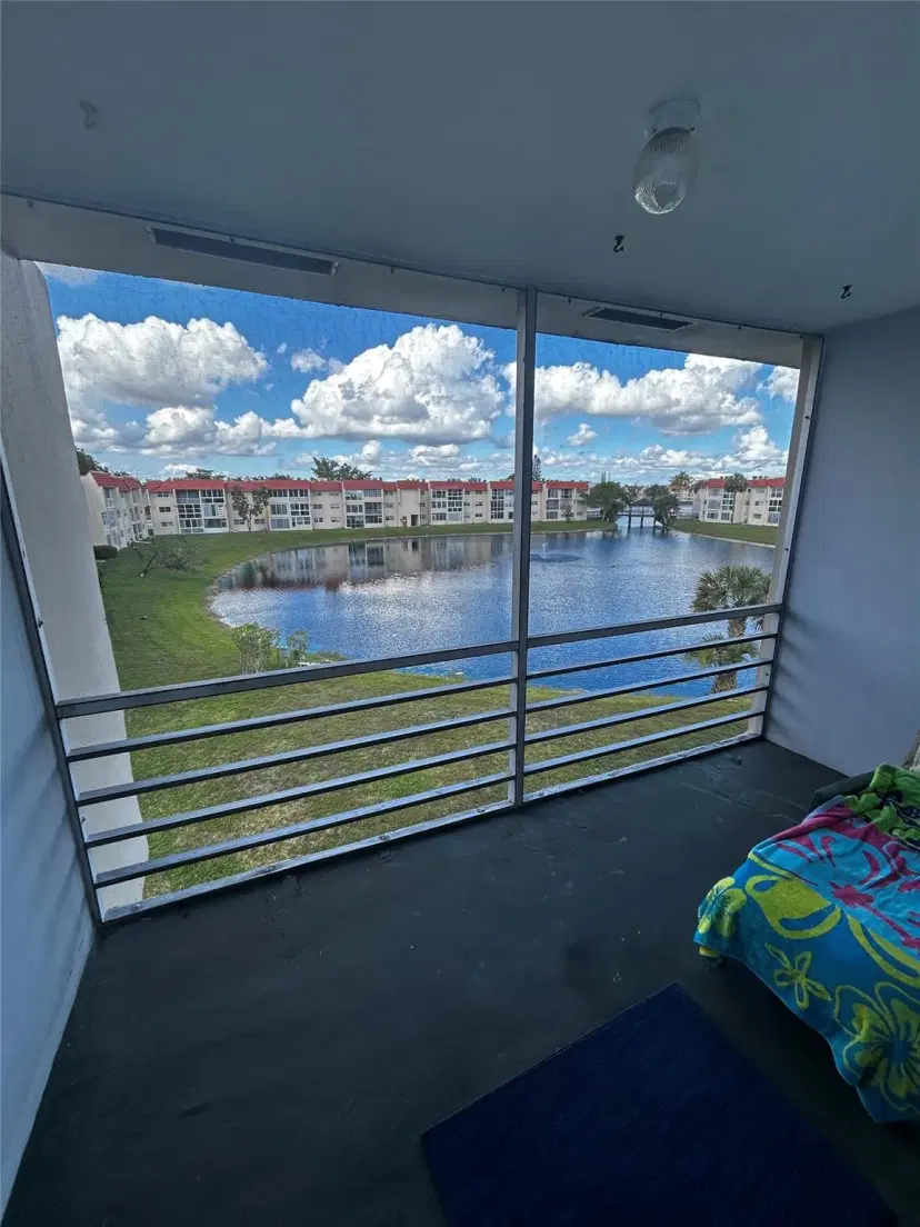 Picture of 2800 Sunrise Lakes Dr 301, Fort Lauderdale FL 33322