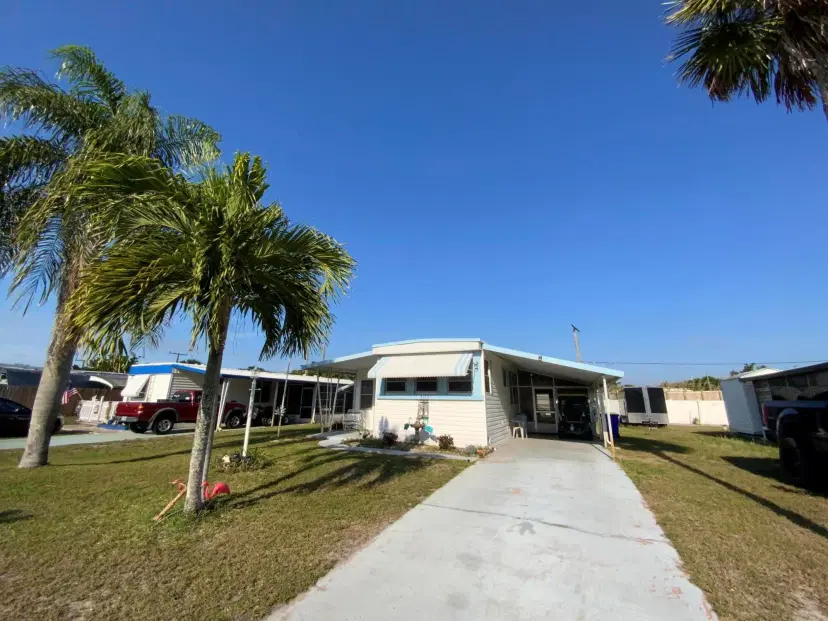 Picture of 8435 SE Wren Avenue, Hobe Sound FL 33455