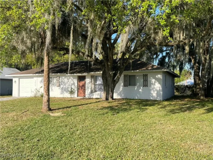 Picture of 4020 E Sunflower Cir, Labelle FL 33935