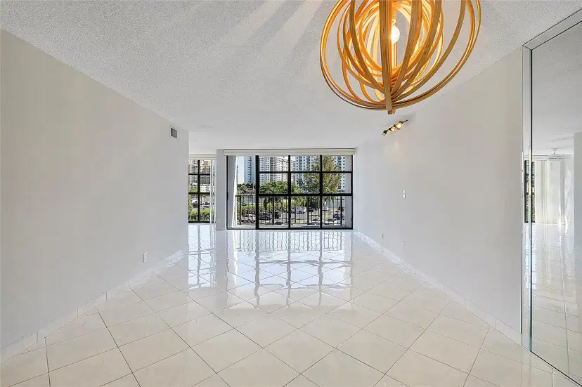 Picture of 600 Parkview Dr 308, Hallandale Beach FL 33009