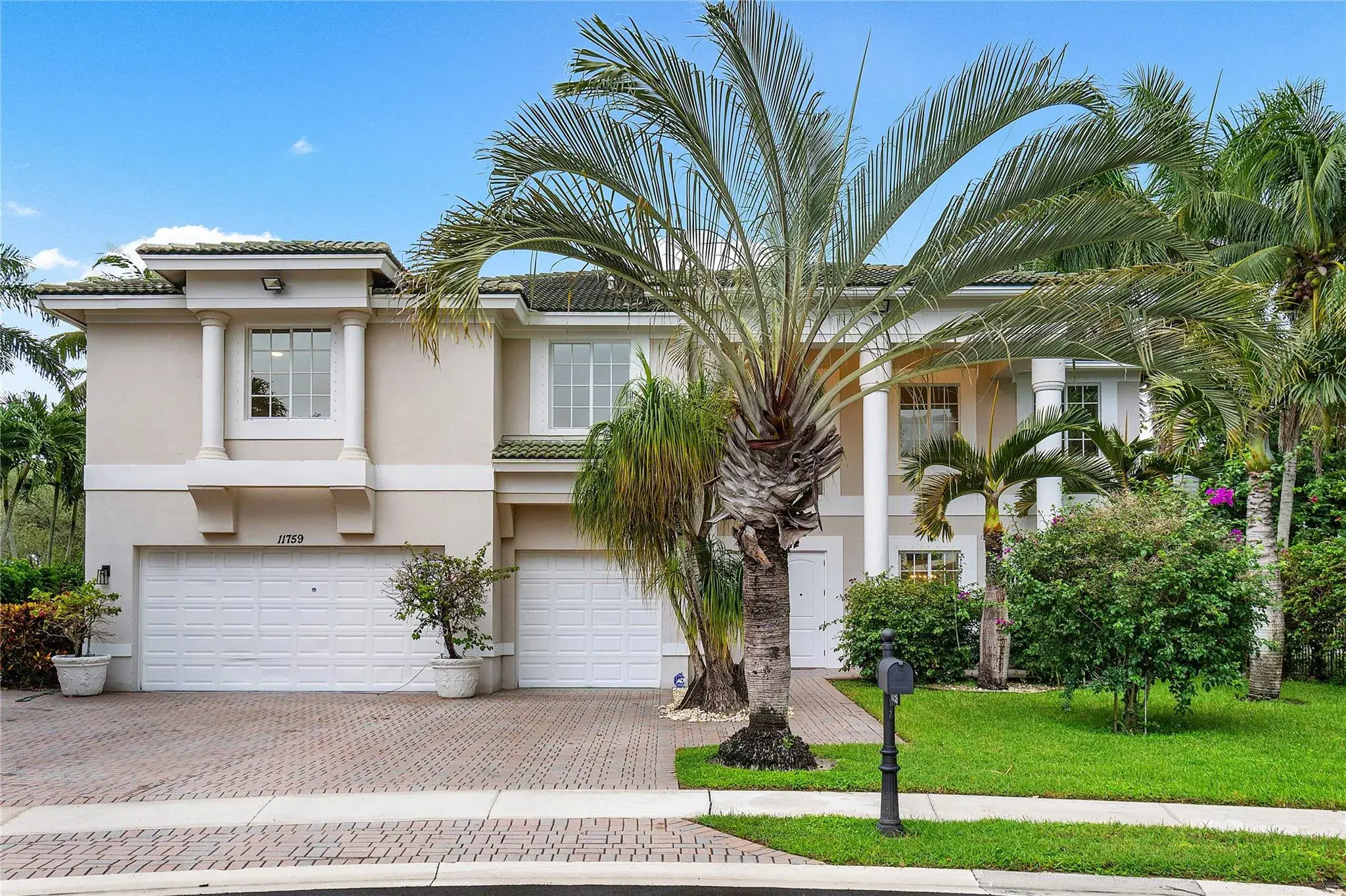 Picture of 11759 Paradise Cove Ln, Wellington, FL 33449