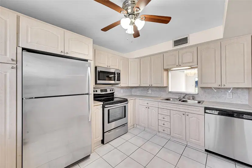 Picture of 3004 Portofino Isle C2, Coconut Creek FL 33066