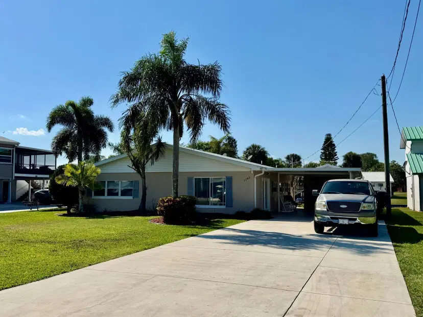 Picture of 1183 Canal Way, Okeechobee FL 34974