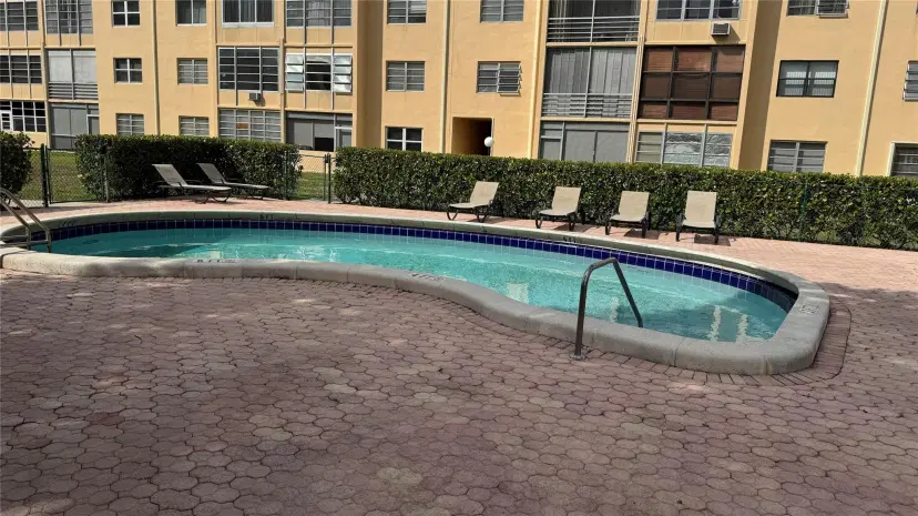 Picture of 300 Berkley Rd 103, Hollywood FL 33024