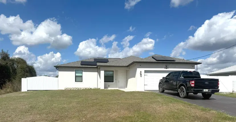 Picture of 1086 W Leader Court, Labelle, FL 33935