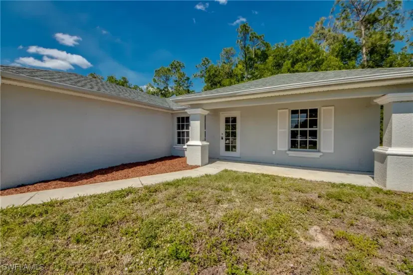 Picture of 102 Nacelle Ct, Lehigh Acres FL 33974