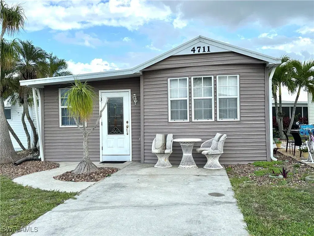 Picture of 4711 Pilgrims Way W, Estero, FL 33928