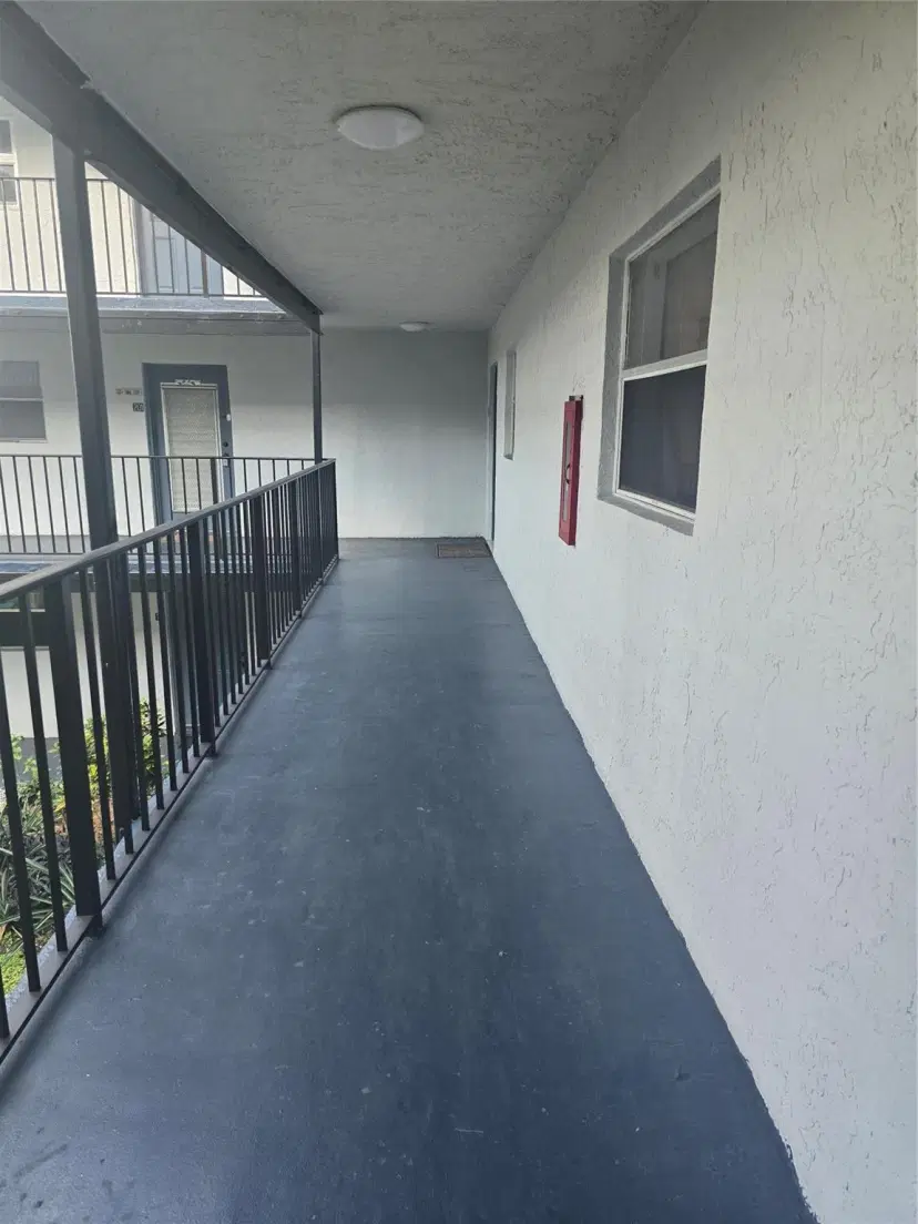 Picture of 2800 Somerset Dr 203J, Lauderdale Lakes FL 33311