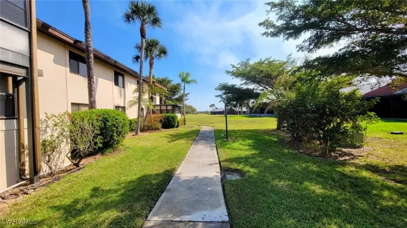 Picture of 1064 Villa Dr C203, Labelle, FL 33935