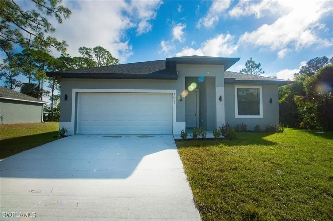 Picture of 1087 Rugby Ln, Labelle, FL 33935