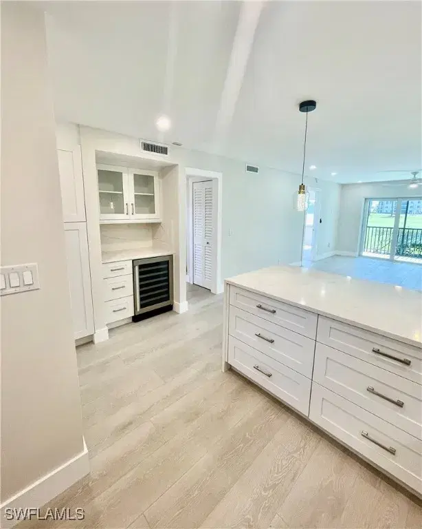 Picture of 9 High Point Cir N 108, Naples, FL 34103