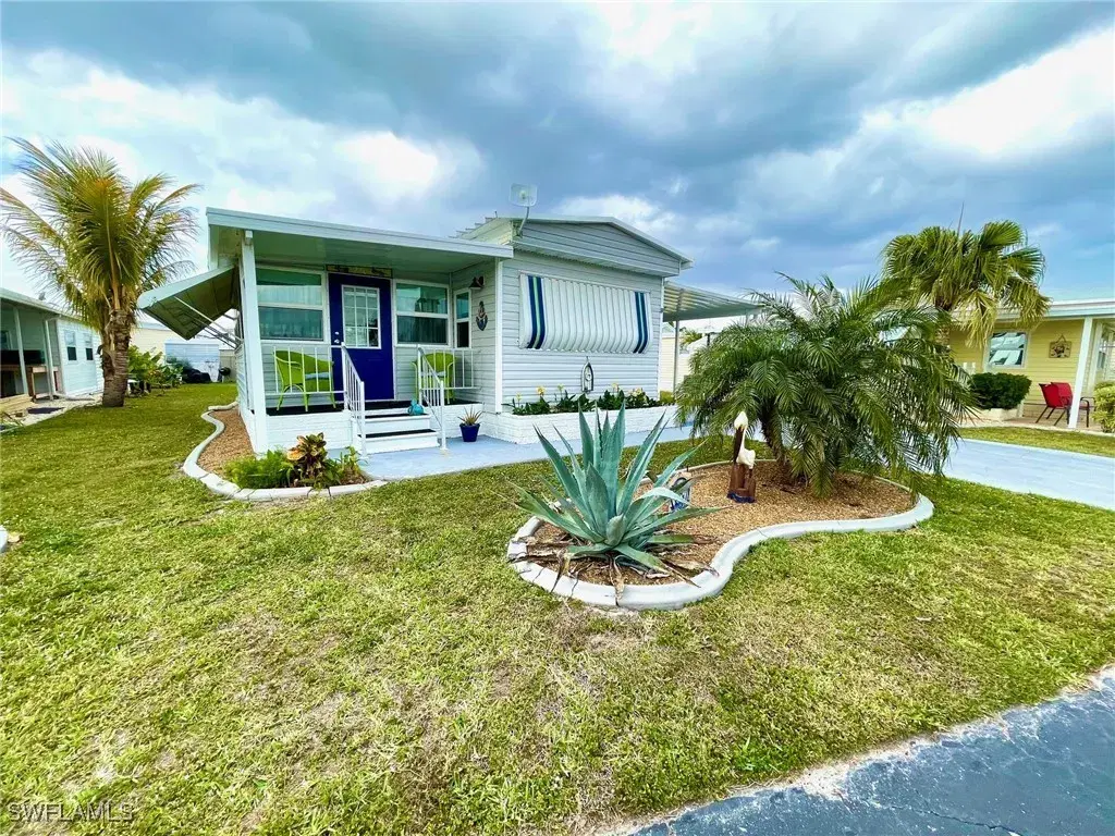 Picture of 220 Derwent Blvd, Fort Myers, FL 33908