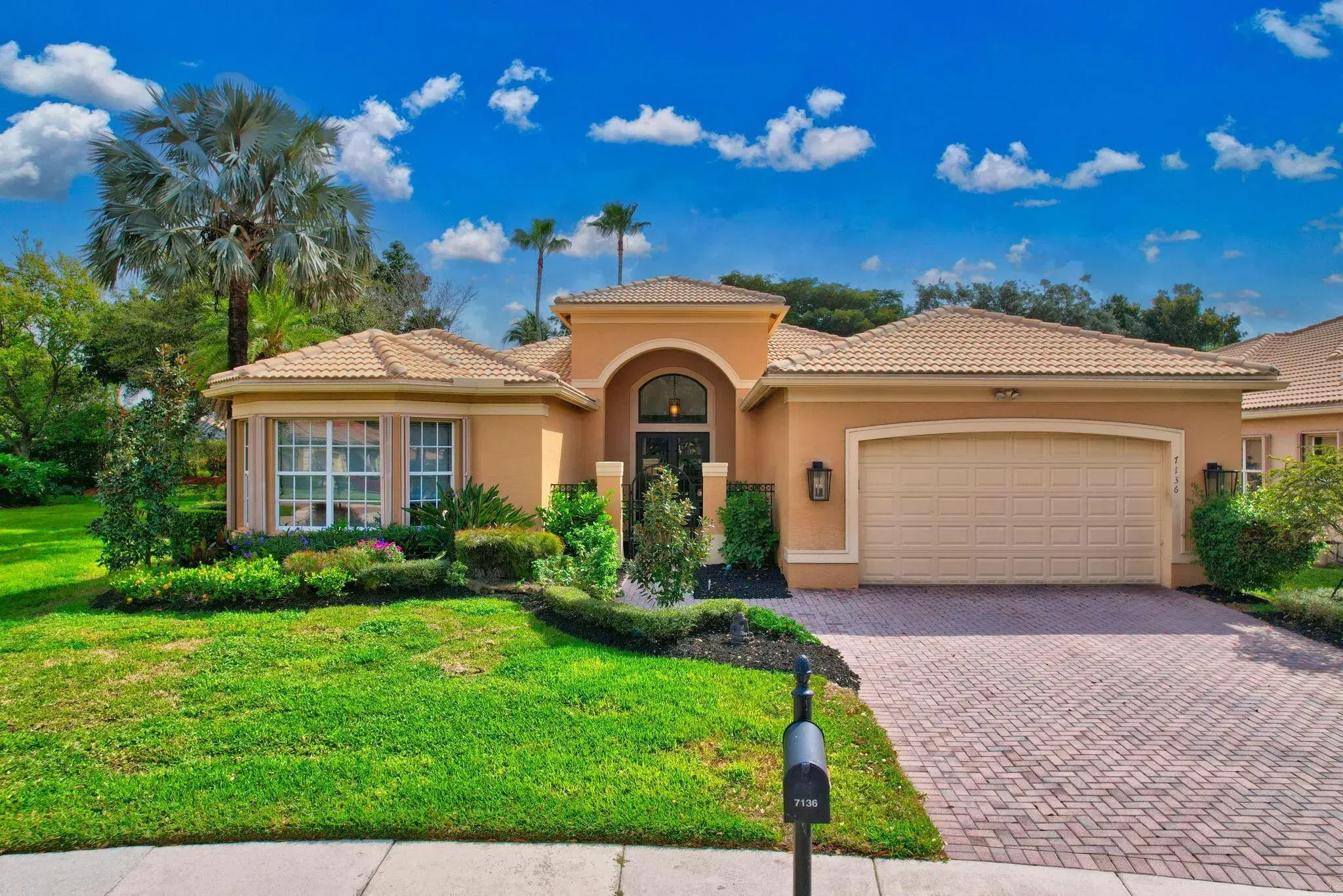 Picture of 7136 Corning Circle, Boynton Beach, FL 33437