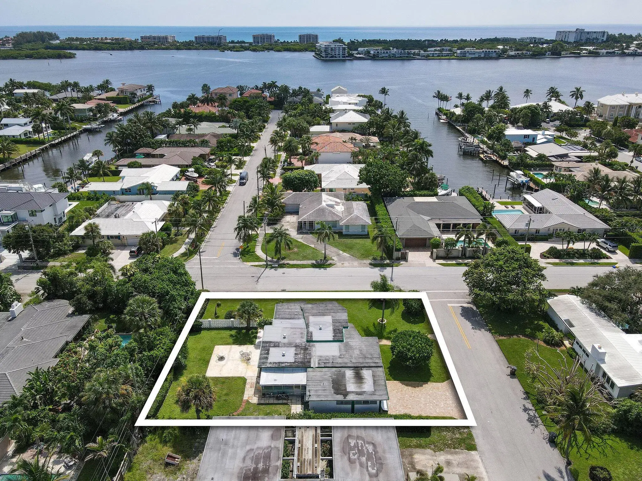 Picture of 2301 N Lakeside Drive, Lake Worth Beach, FL 33460