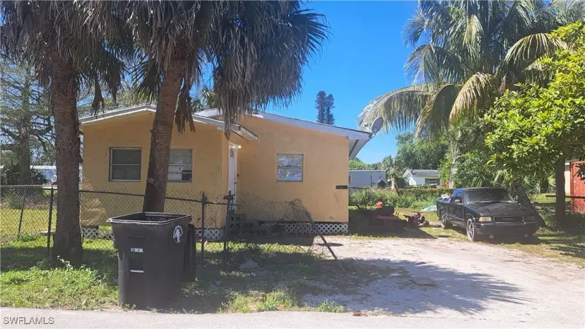 Picture of 1043 Lee St, Moore Haven FL 33471