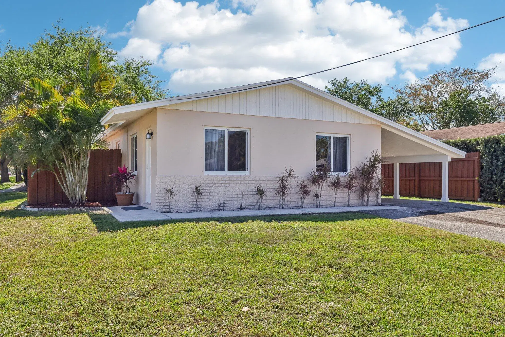 Picture of 900 Cheyenne Street, Jupiter, FL 33458