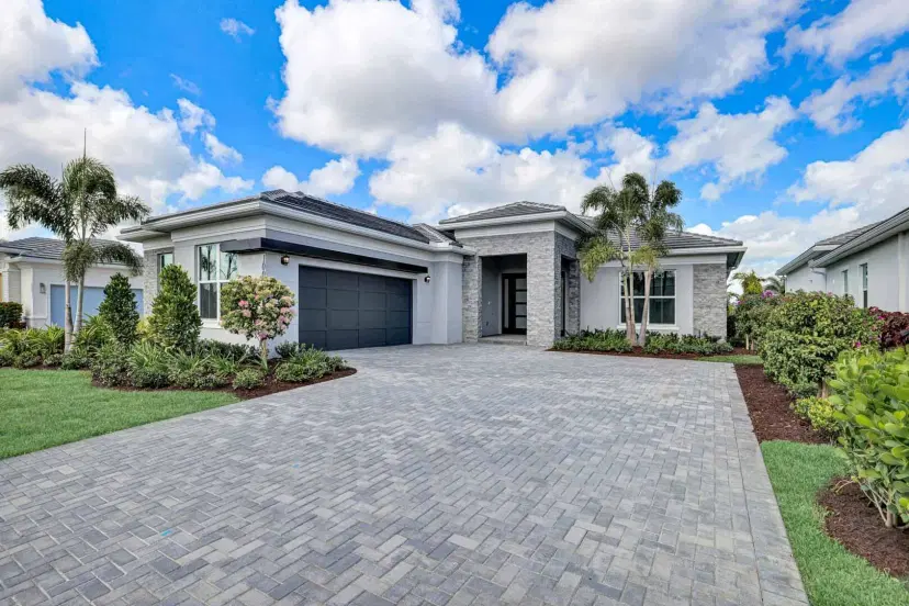 Picture of 10035 Seagrass Way, Palm Beach Gardens FL 33412