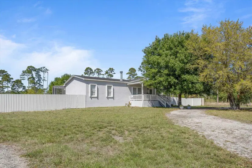 Picture of 140 N Utopia Street, Clewiston FL 33440