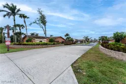 Picture of 6312 Royal Woods Dr, Fort Myers, FL 33908