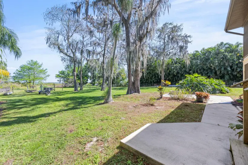 Picture of 505 Lakesedge Drive, Lake Placid FL 33852