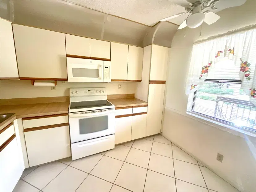 Picture of 3185 S Carambola Cir S 2393, Coconut Creek FL 33066