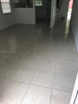 Picture of 700 NW 19Th Ter, Fort Lauderdale, FL 33311