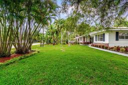 Picture of 4756 Bay Point Rd, Miami, FL 33137