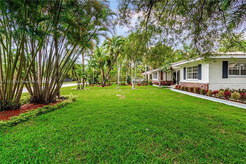 Picture of 4756 Bay Point Rd, Miami FL 33137