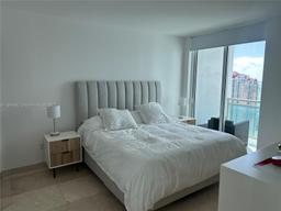 Picture of 950 Brickell Bay Dr # 3505, Miami, FL 33131