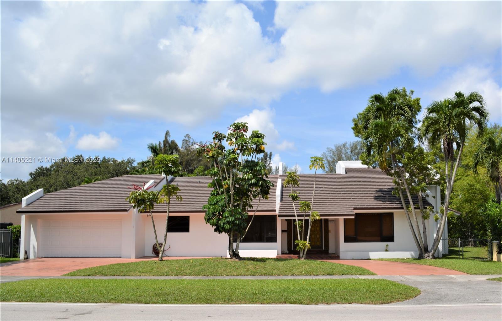 Picture of 34 S Royal Poinciana Blvd, Miami Springs, FL 33166